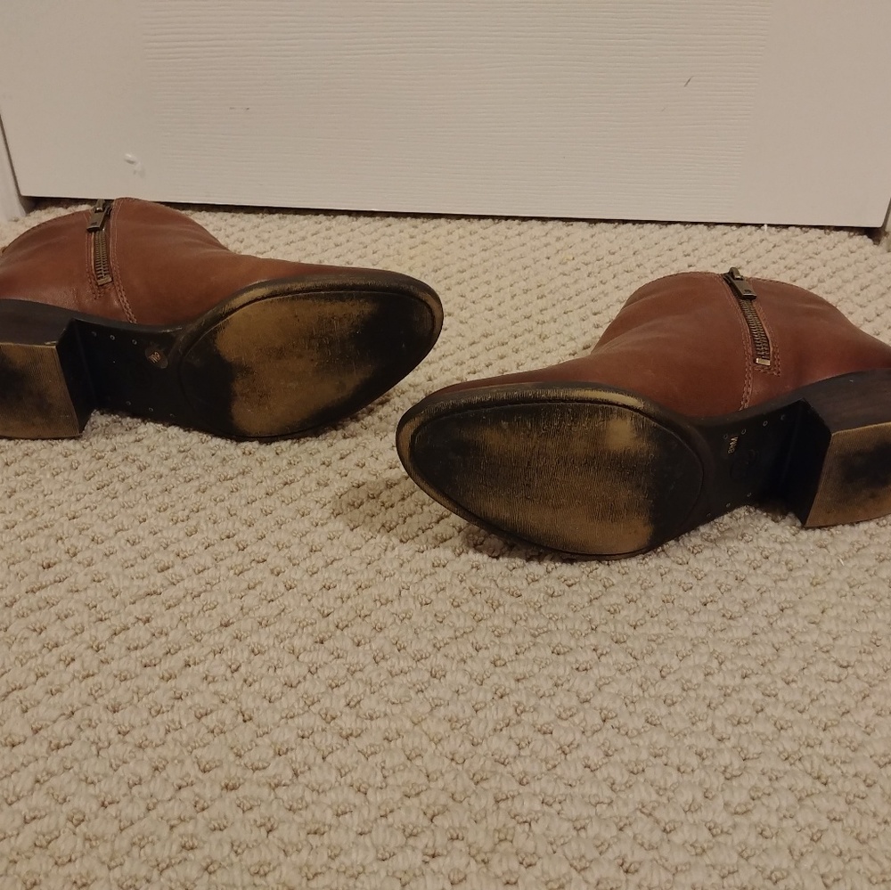 *SOLD**EUC* Lucky Brand Basel Bootie Toffee - Picture 7 of 8